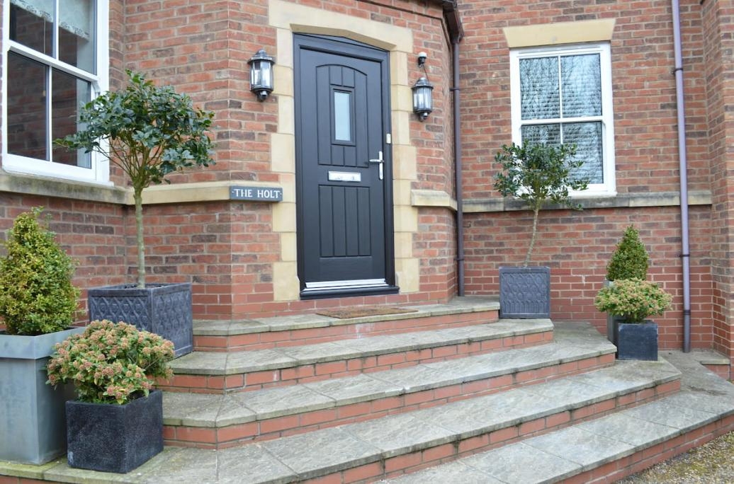 English Cottage Plain 1