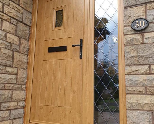 Irish Oak Cottage Spy View