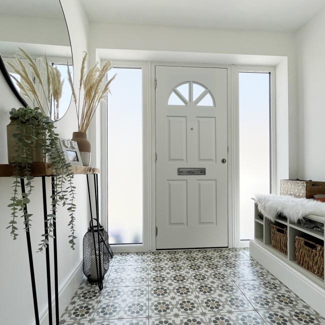 White Carolina Misted Glass