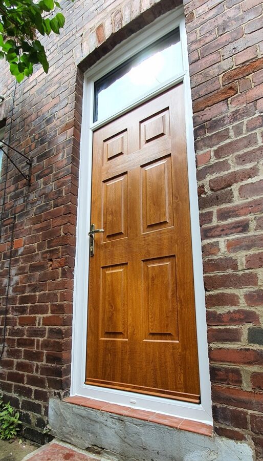 Light Oak Colonial Rockdoor