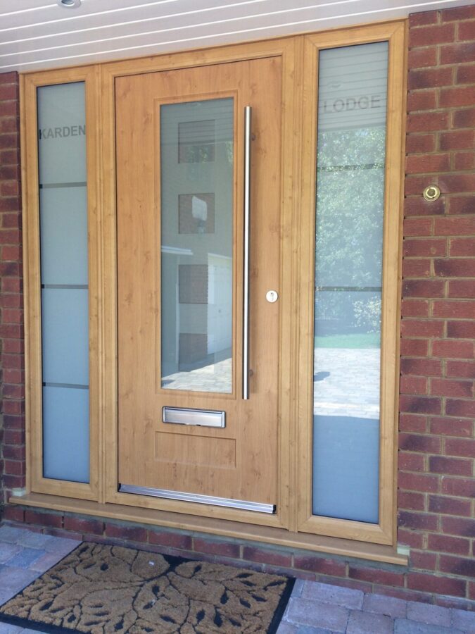 Irish Oak Vogue Cube Rockdoor Composite Door