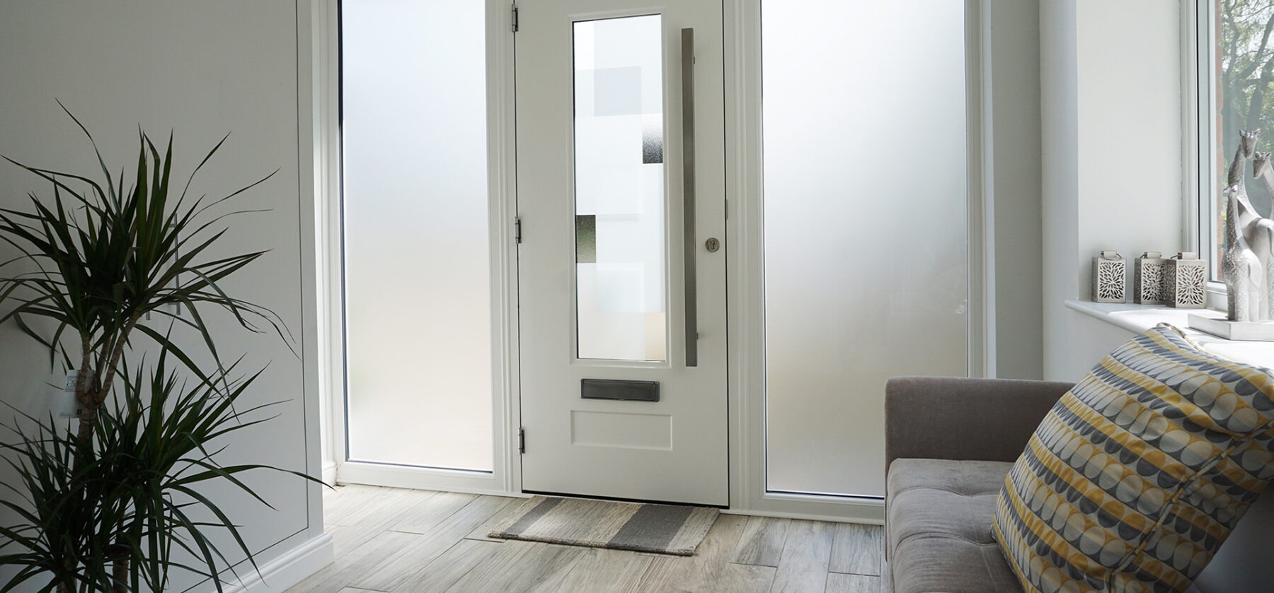 White Vogue Shade Banner Composite Door