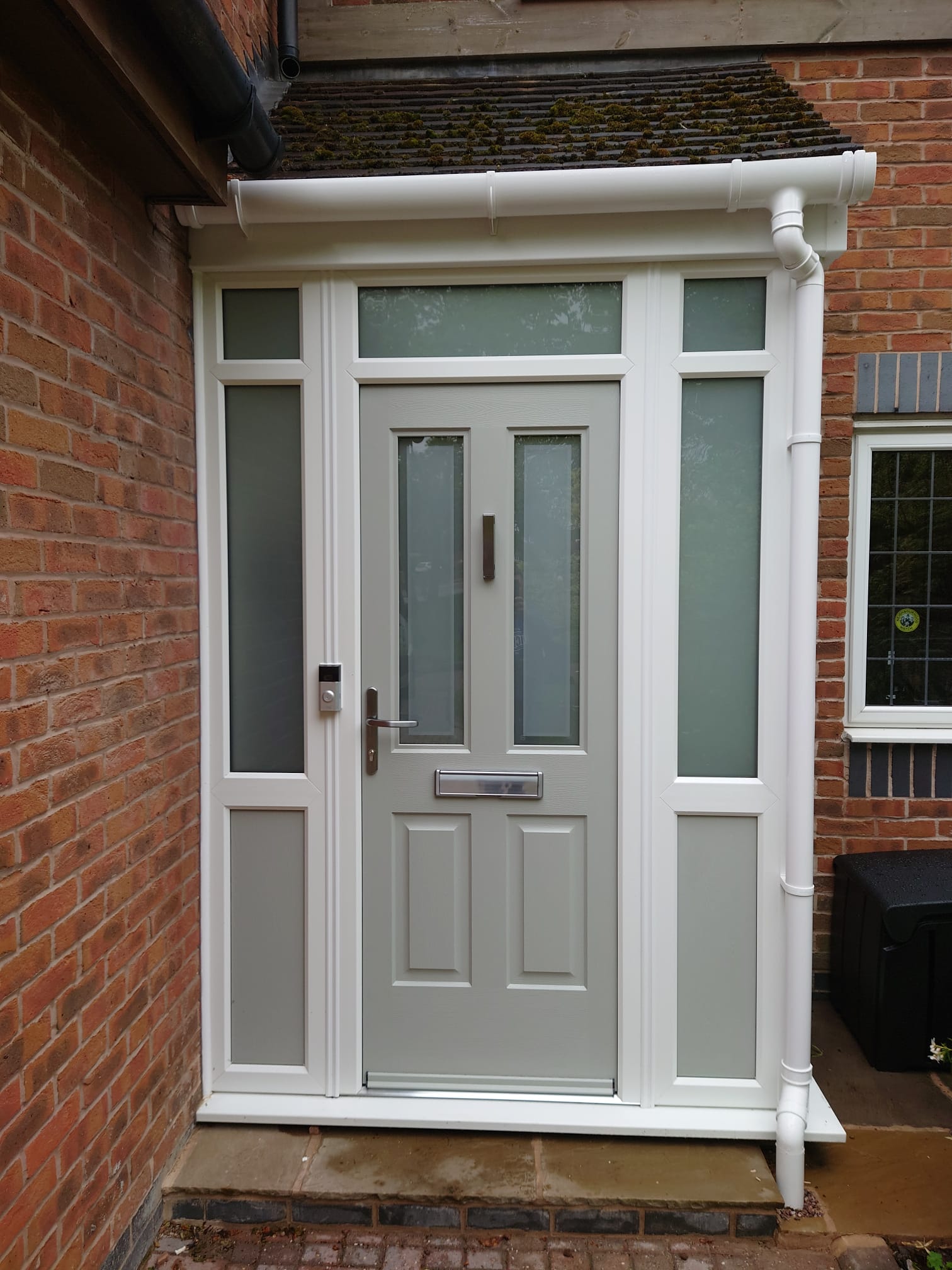 Agate Grey Jacobean Border